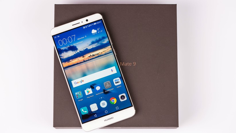 Das Display des Mate 9 löst zwar „nur“ Full-HD auf, überzeugt uns im Test aber mit schöner Farbdarstellung und guter Schärfe.