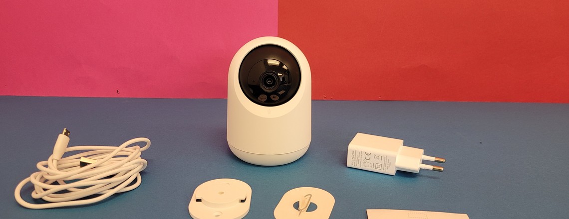 Überwachungskamera Switchbot PTZ 2k: Mit einem schwenk- und neigbaren Objektiv kann die Switchbot-Kamera erkannte Objekte automatisch verfolgen. Fehlalarme sind dank Personenerkennung praktisch ausgeschlossen. In Kombination mit einem Switchbot Hub kann die Kamera als Auslöser für Automatisierungen dienen.