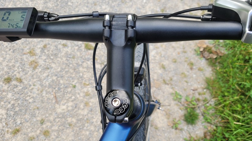 Accolmile E-Road: E-Bike mit 18 Kilo, 28-Zoll-Reifen, 250-Watt-Hinterradmotor, 345-Wh-Akku und 7-Gang-Shimano-Kettenschaltung