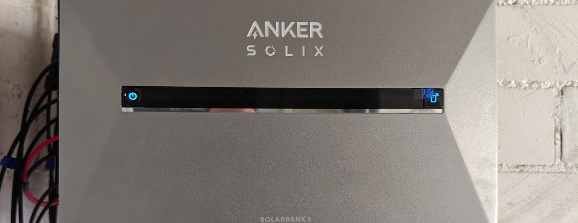 Anker Solix Solarbank 3 E2700 Pro: Stromspeicher für Balkonkraftwerk mit 4 MPPT und PV-Ladeleistung von 1800 Watt (mit Zusatzakku 3600 Watt), 2,69 kWh Kapazität (erweiterbar auf bis zu 16 kWh) und bidirektionalem Laden bis zu 1200 Watt
