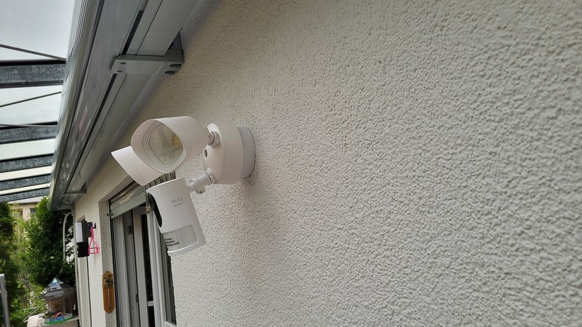 Eufy Floodlight Cam (2500 Lumen, Full-HD)