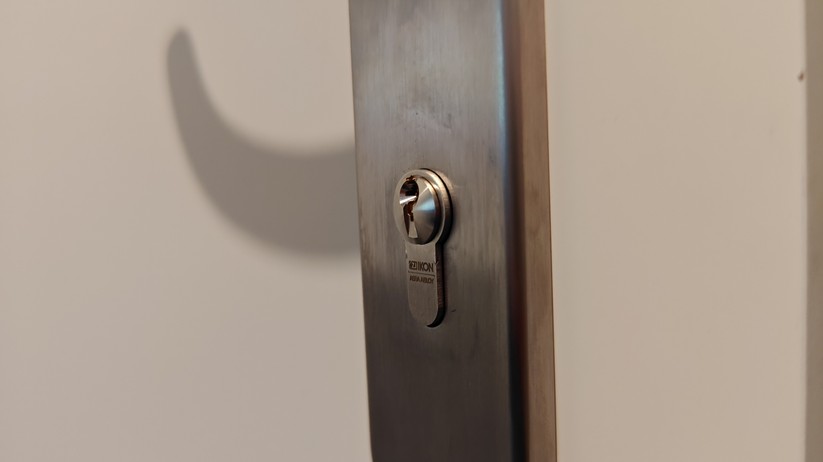 Switchbot Lock Ultra mit Keypad Vision: Montage Schloss