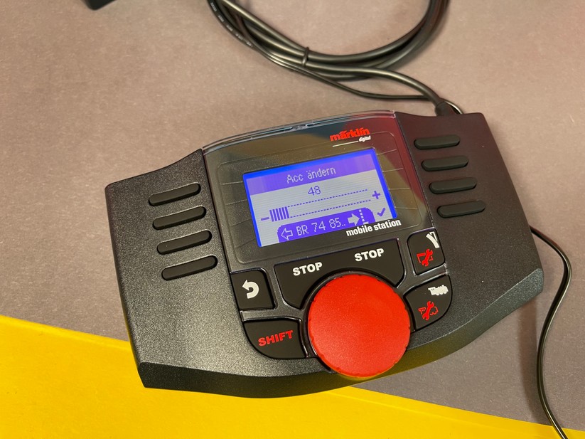 ... wobei ACC für Acceleration steht.