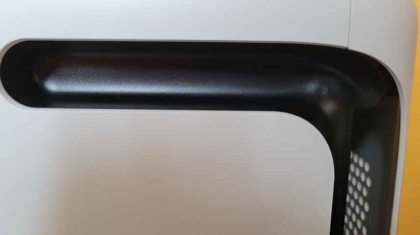 Luftreiniger Levoit Vital 200S: Seitliche Einkerbungen an beiden Seiten erleichtern den Transport.