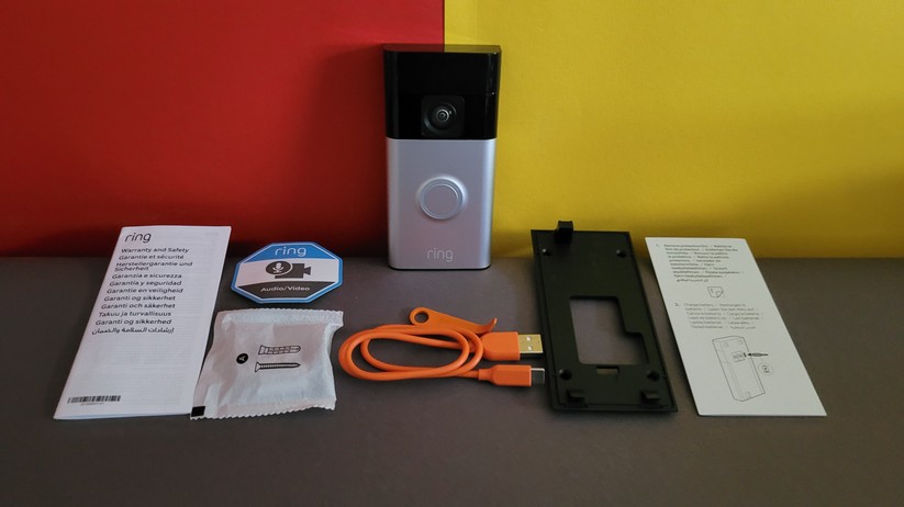 Ring liefert mit der neuen Battery Video Doorbell eine Video-Türklingel, die eine Auflösung von 1440 × 1440 Punkte bietet und mit einem großen Sichtfeld von 150° horizontal und 150° vertikal eine Kopf-bis-Fuß-Ansicht realisiert.