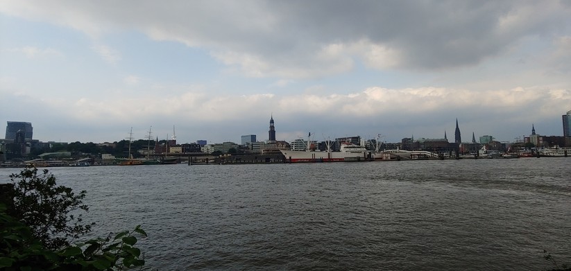 Weitwinkel-Aufnahme bei Tageslicht