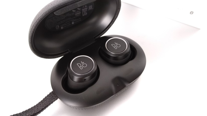 Der Preis des E08 von B&O ist in den letzten Monaten stark gefallen.