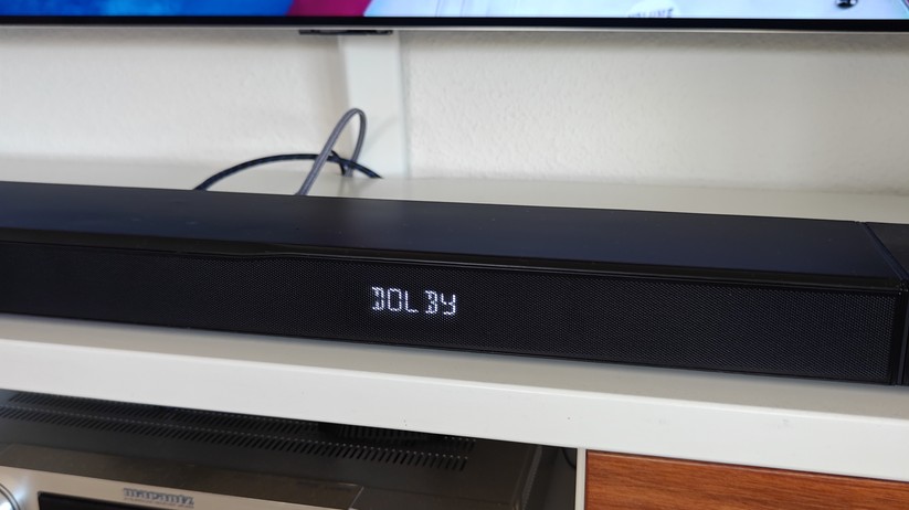 JBL Bar 800MK2: Soundbar mit Subwoofer und Akku-Rear-Speakern