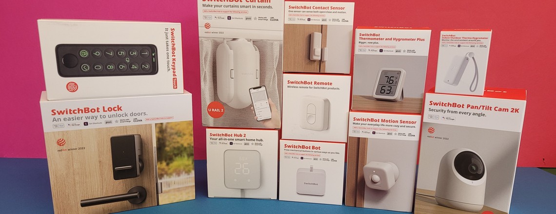 Die neue Smart-Home-Zentrale Switchbot 2 bietet Matter-Support und unterstützt Geräte mit WLAN-, Bluetooth- oder Infrarot-Schnittstelle. Switchbot bietet außerdem ein umfangreiches Smart-Home-Portfolio, das neben Sensoren für Bewegung, Temperatur, Helligkeit und Luftfeuchte auch smarte Lösungen wie eine Vorhangsteuerung, Türschlösser und Luftbefeuchter umfasst. Diese werden in der Regel über Bluetooth eingebunden und finden auch Anschluss an fremde Smart-Home-Zentralen wie Samsung Smartthings und Homey Pro.