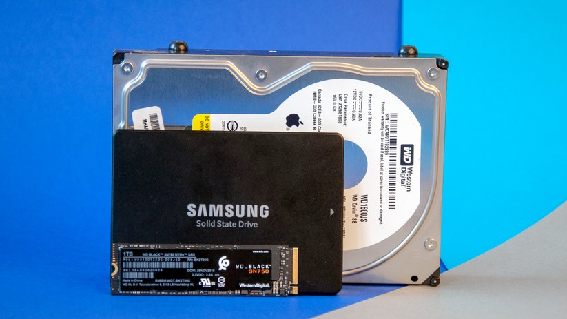 Langsam (hinten) zu schnell (vorne). Drei Formfaktoren von HDDs, SSDs und NVMes.