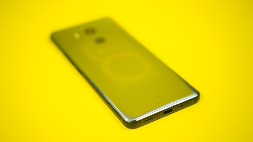Fingerabdrücke sind auf dem HTC U11 Plus sicher.