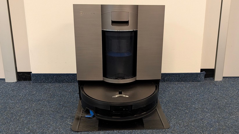 Ecovacs Deebot X11 Omni Cyclone – Sieht auf den ersten Blick aus wie ein Kaffeevollautomat.