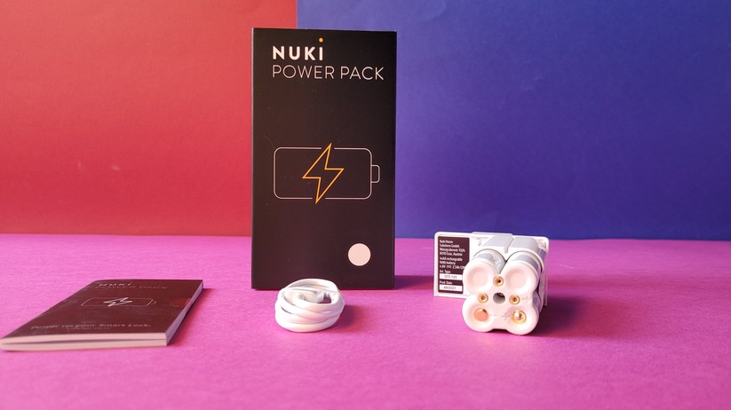 Das Nuki Power Pack versorgt das Smart Lock 3.0 bis zu 12 Monate mit Energie.
