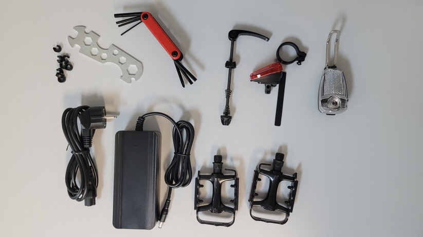 Accolmile E-Road: Verpackung, Lieferumfang und Aufbau