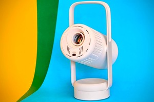 Mini-Beamer mit Akku & JBL-Sound: Preis-Leistungs-Sieger Xgimi Vibe One im Test