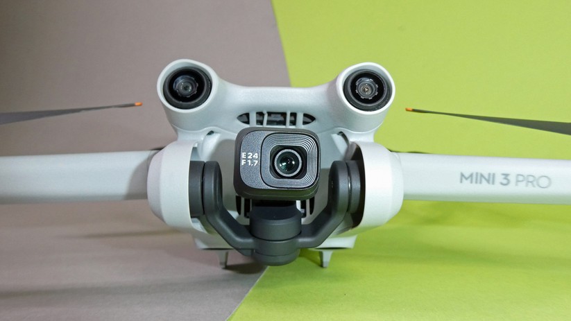 Die neue Kamera und die nach vorne gerichteten Sensoren zur Hinderniserkennung.