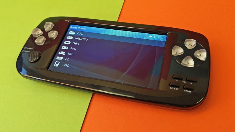 Mobile Retro-Konsolen: Auf dem Gerät sind tatsächlich über 3000 Spiele installiert