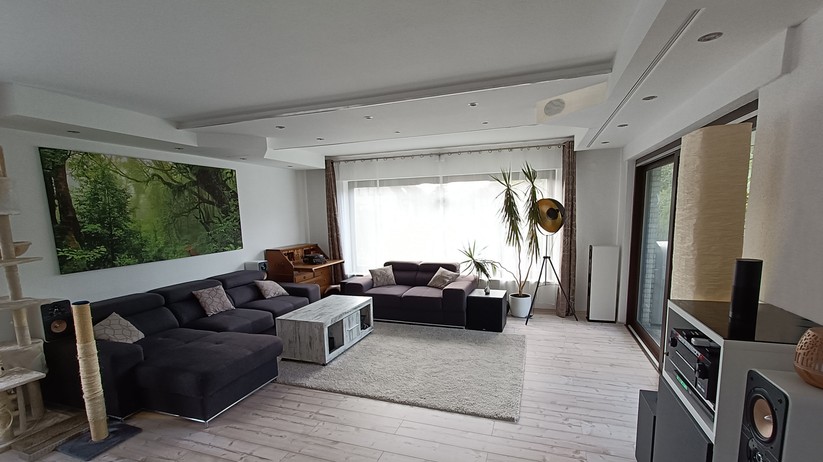 DIY Heimkino mit Beamerlift und Motorleinwand