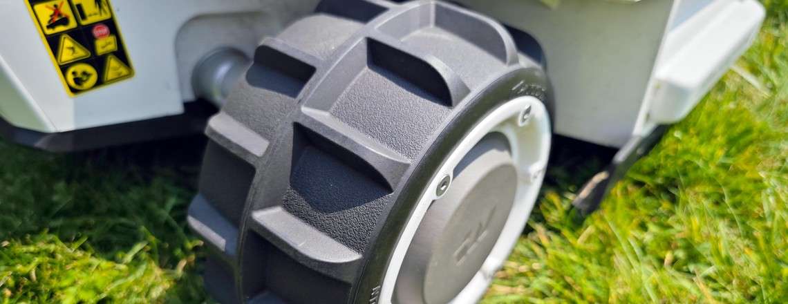 Mammotion-Luba-AWD-3000-07