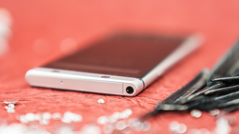 Auf dem Kopf des BlackBerry KEYone befindet sich ein Kopfhöreranschluss mit 3,5 Millimeter.