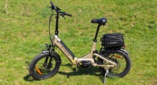Engwe L20 3.0 Pro: FEderung vorn und hinten, Mittelmotor mit Drehmomentsensor (250 Watt, 100 nm), hydraulische Bremsen, Shimano-7-Gang-Schaltung, klappbar, 720 Wh starker Akku mit Schnellladung, Diebstahlschutz: GPS-Tracker und Bewegungssensor, 20-Zoll-Reifen mit Stra&szlig;enprofil