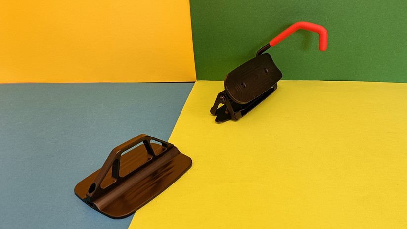 Diese schwenkbare Fahrradwandhaltung kommt inklusive Wandschutz für das Hinterrad.