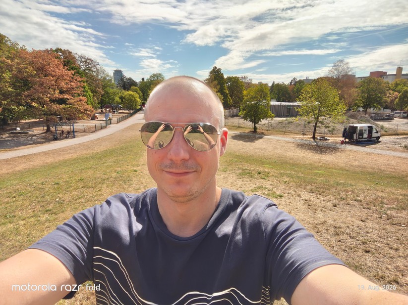 Motorola Razr Fold: Selfie