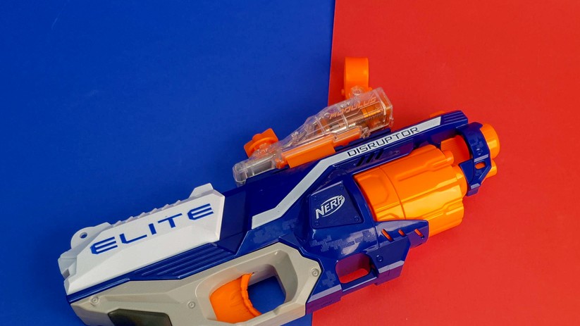 Auf die Steckleisten, die Tactical Rails, lassen sich Zusatzkomponenten aufbauen, hier etwa ein Visier. 