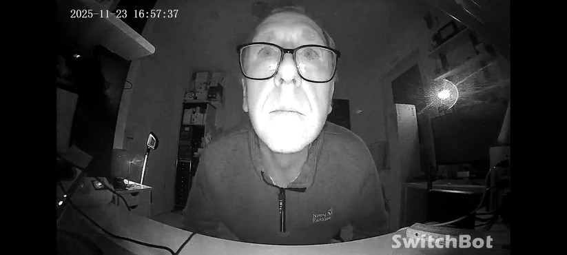 Die Videoaufnahmen könnten besser sein. In heller Umgebung ist die Bildqualität noch halbwegs o.k., bei Dunkelheit wird das Bild schnell grobkörnig und Bewegungen werden nur verzögert dargestellt.