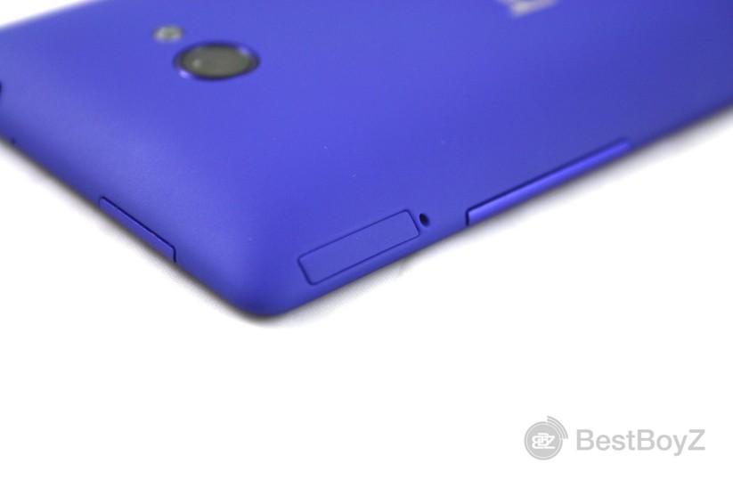 Abgeschrägte Ränder des Windows Phone 8X by HTC