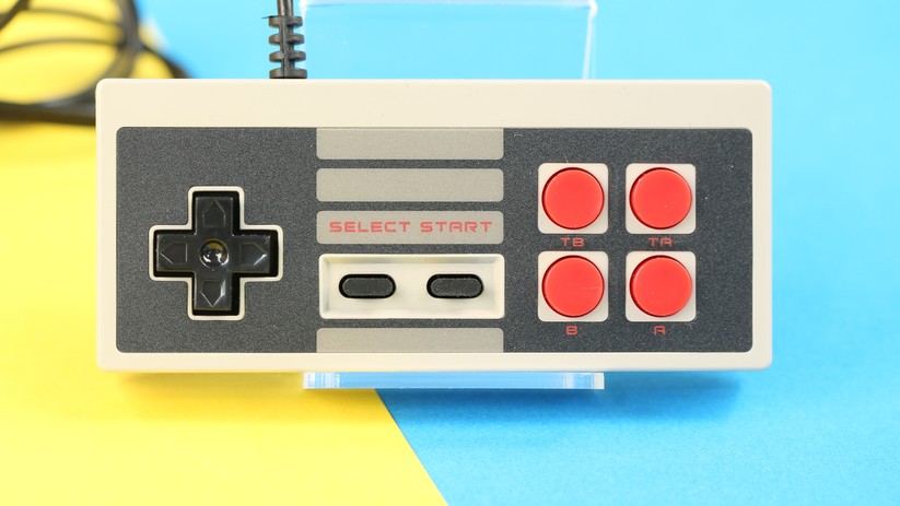 Die Konsole ist auch mit Controllern ohne zusätzliche Turbo-Buttons erhältlich.