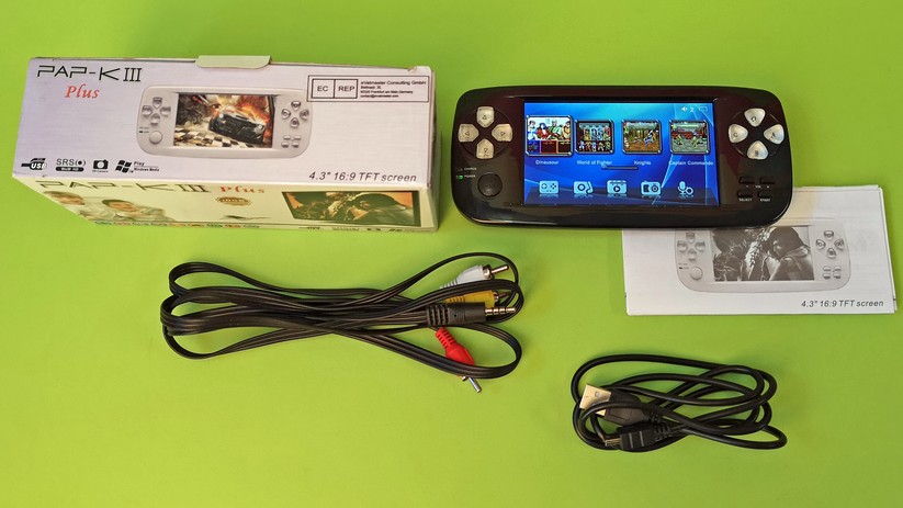 Mobile Retro-Konsolen: Der Lieferumfang einer typischen China-Konsole