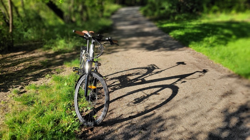  City-E-Bike mit 26"-Bereifung, Tiefeinsteiger, App, Bremslicht