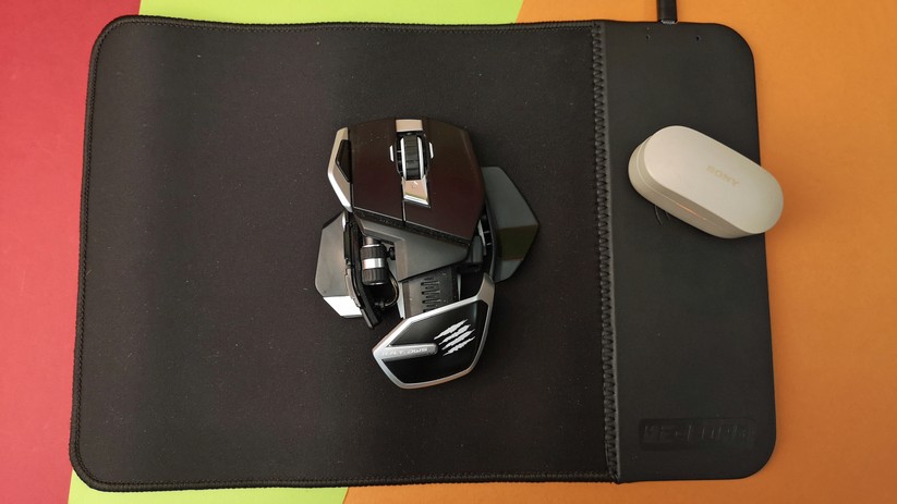 Qi-Ladegeräte: Dieses Mousepad ist erst auf den zweiten Blick als Ladegerät erkennbar. 