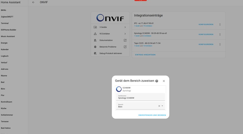 Die CC400W bietet auch einen Zugriff per Browser. Dort kann man sie auch auf Onvif umstellen, um sie etwa mit Home Assistant zu steuern. Allerdings steht sie in diesem Fall nicht mehr unter Synology Surveillance Station zur Verfügung, respektive die Einbindung per Onvif führt dort zu Verbindungsabbrüchen. 