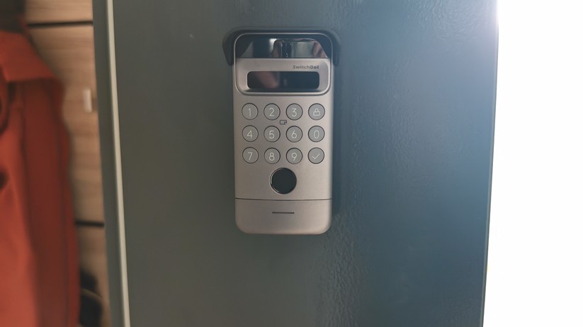 Switchbot Lock Ultra Vision Pro: Entsperren mit Gesicht, Hand, Fingerabdruck, NFC-Card, Code und App