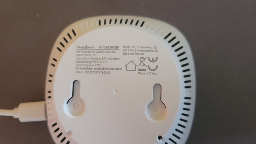 Nedis Smart Life Luftqualitätsmonitor ermittelt CO₂, Temperatur und Luftfeuchte. Außerdem ist das Gerät kompatibel zu Tuya und Home Assistant.