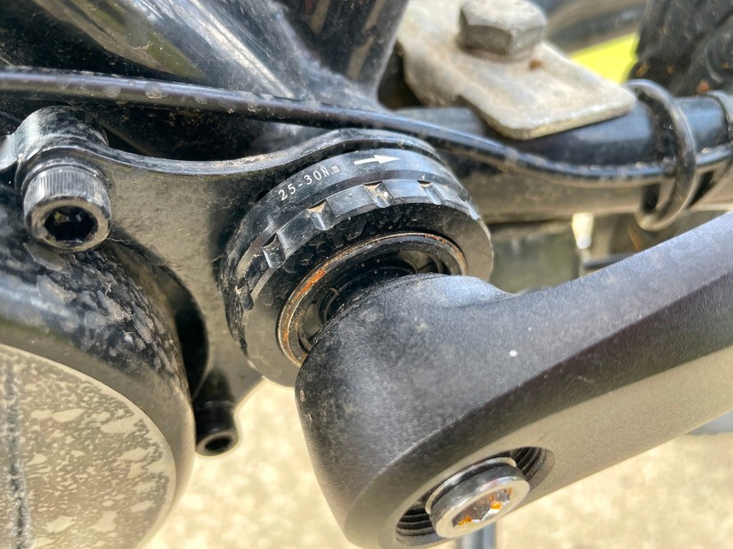 Für den Tausch des Innenlagers benötigt man einen Schlüssel. Er ist nicht im Lieferumfang enthalten.