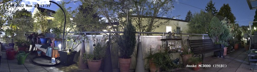 Viele Überwachungskameras sorgen mit der zweiten Linse für ein besonders breites Sichtfeld.