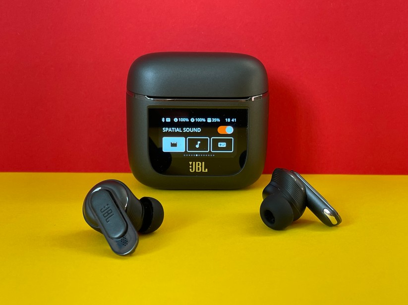 JBL Tour Pro 2