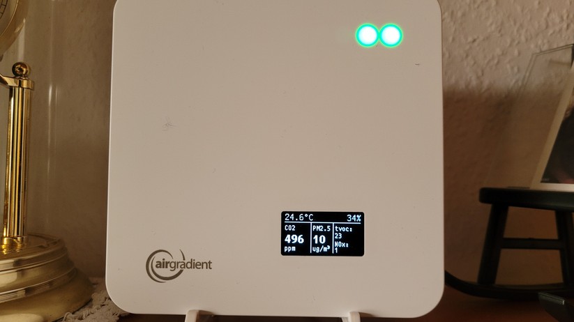 Air Gradient One: Raumluftsensor misst Temperatur, Luftfeuchte, CO₂, Feinstaub in den Klassen PM2.5, 1, 10, 0,3 sowie TVOCs und NOX