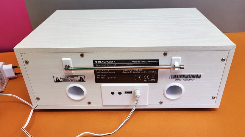 Retro-Radios und Bluetooth-Lautsprecher