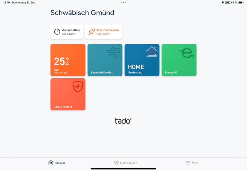 Die Tado-App ist auch für Tablets optimiert und bietet eine intuitive Oberfläche, mit der sich das Tado-Thermostat einfach steuern lässt. Außerdem informiert sie anhand zahlreicher Verlaufsgrafiken über das Heizverhalten.