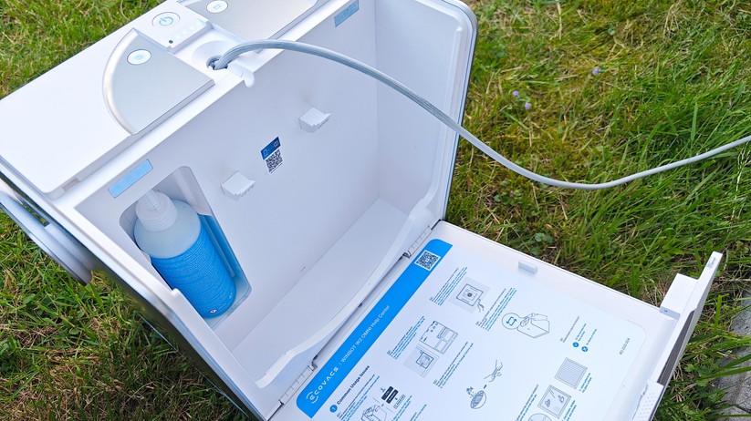 Ecovacs Winbot W2 Omni