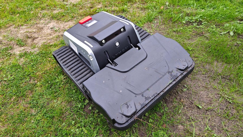 Der Lymow One arbeitet ohne Begrenzungskabel, er verlässt sich stattdessen auf GPS und RTK sowie seine 3D-Kamera und Ultraschallsensoren. 