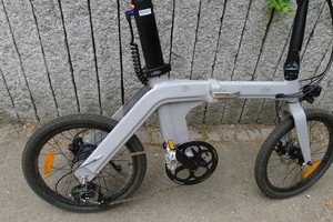 Schick, leise, kräftig – nur das Falten hakt: Klapprad-E-Bike Fiido D11 im Test
