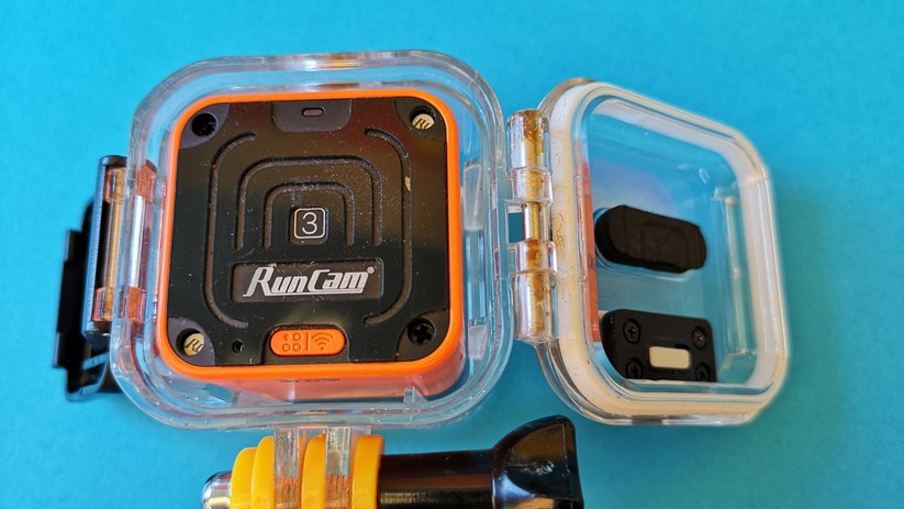 Diese Kamera ist uns abgesoffen. Ein paar Fussel auf der Dichtung haben ausgereicht.