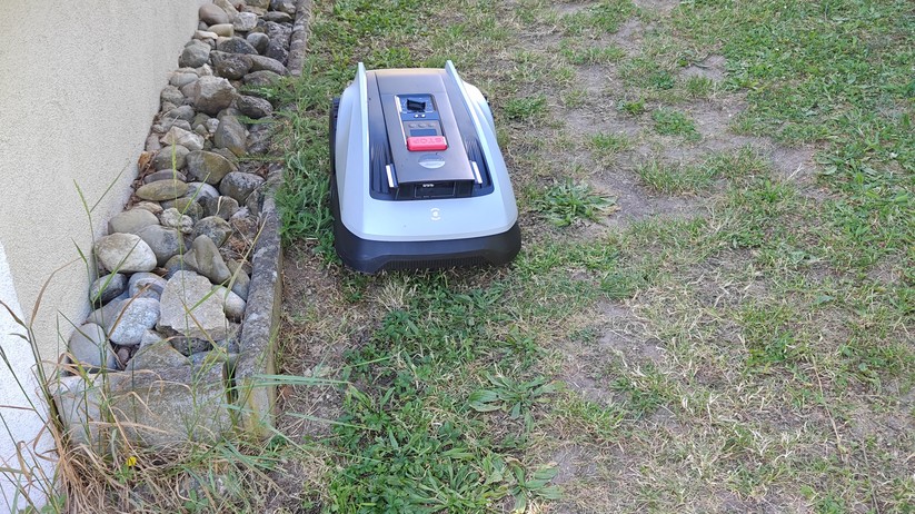 Ecovacs Goat O600 RTK bietet eine Schnittbreite von 19 cm und ist für Rasenflächen bis 600 m². 