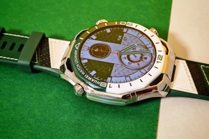  Taucher-Smartwatch mit EKG kann jetzt bezahlen