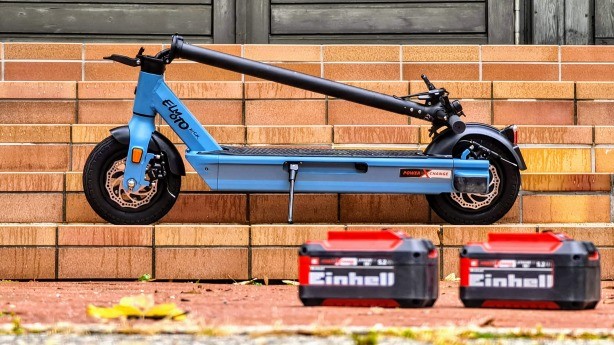 Elmoto Kick im Test – Dieser E-Scooter fährt mit Einhell-Akkus